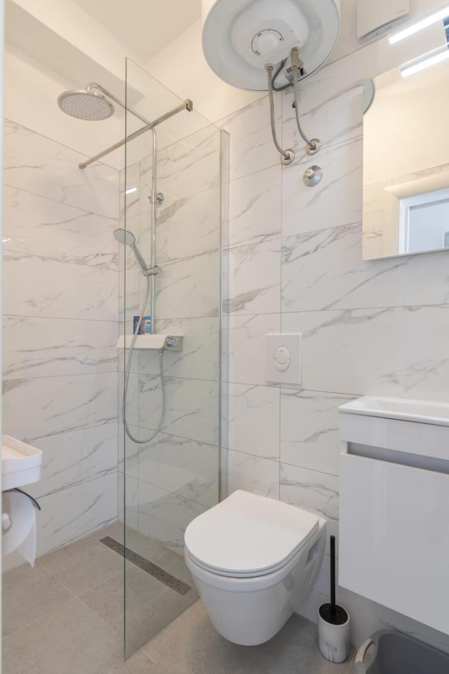 Apartment Karla Komiža Eksteriør bilde