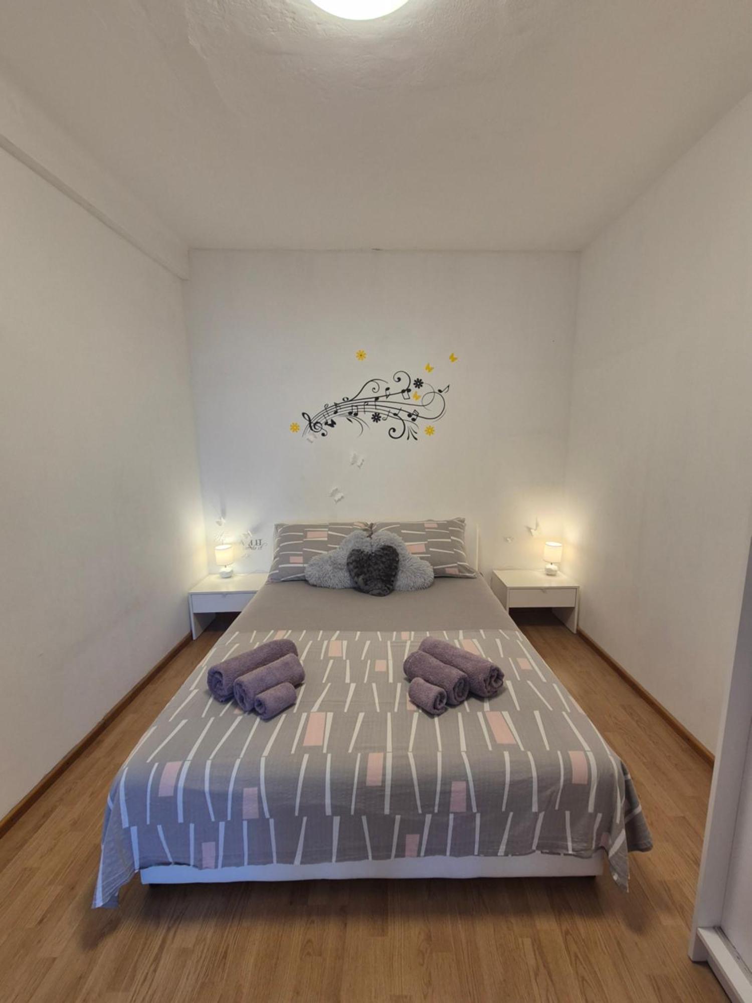 Apartment Karla Komiža Eksteriør bilde