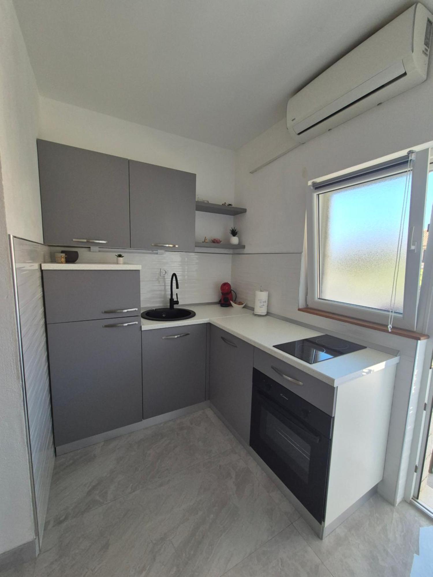 Apartment Karla Komiža Eksteriør bilde